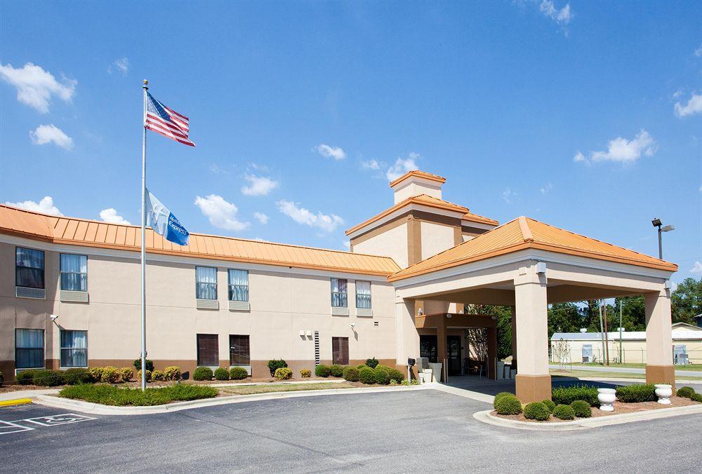 Country Inn & Suites By Radisson, Dunn, Nc Екстер'єр фото