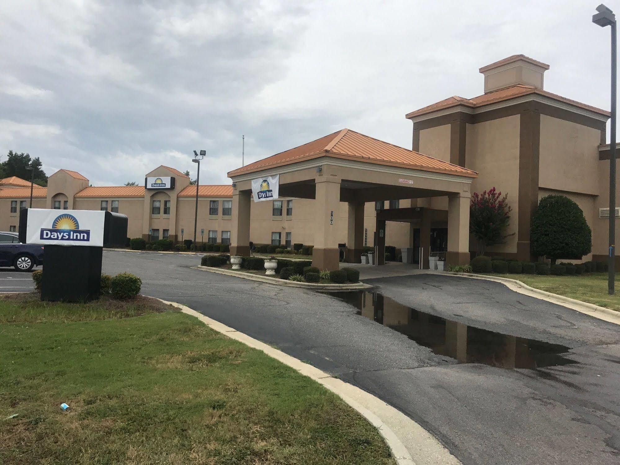 Country Inn & Suites By Radisson, Dunn, Nc Екстер'єр фото
